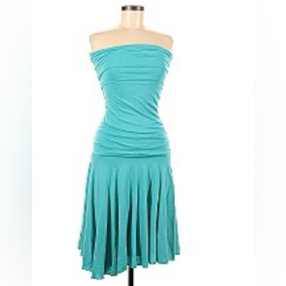 Chic Strapless Turquoise Dress